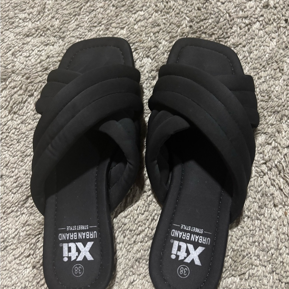 Black Women's Sandals